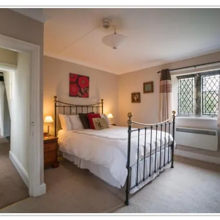 Thorpe Hall Bed & Breakfast *